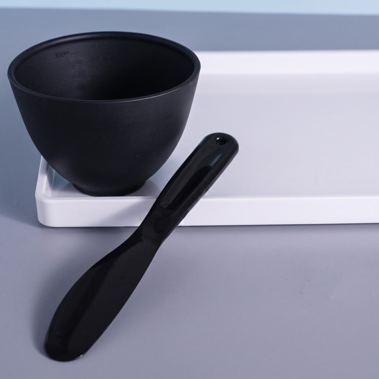 کاسه و کاردک ام ای دی (M.A.D)